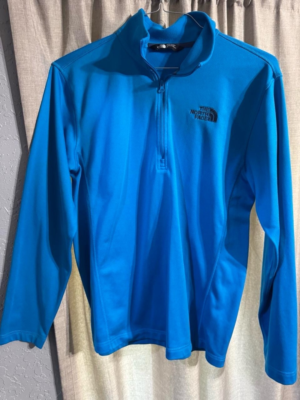 The North Face Men’s Bright Blue Quarter-Zip Pullover